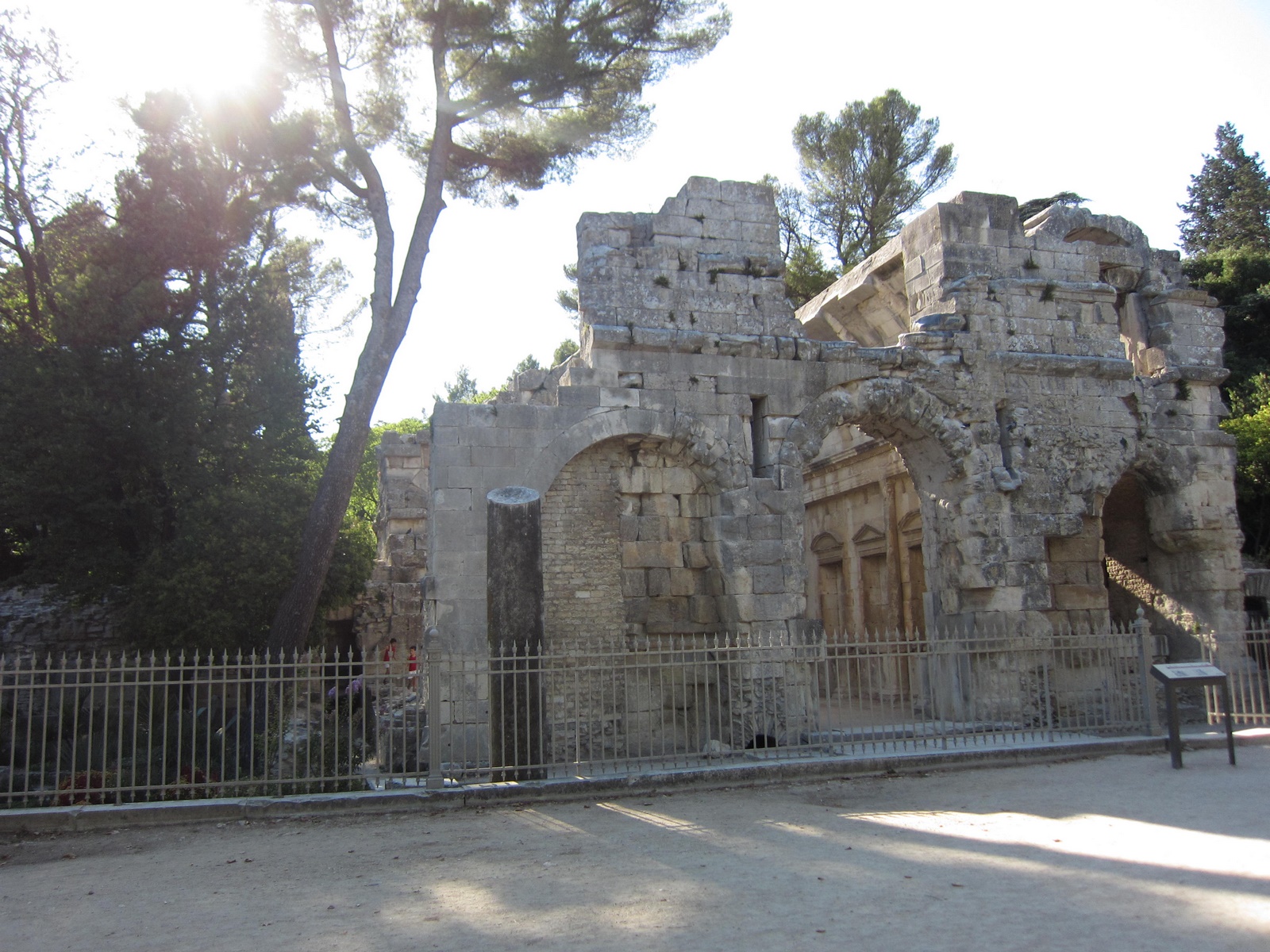 Nîmes, Temple de Diane